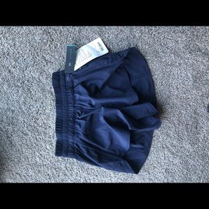 Tracker shorts navy size 4